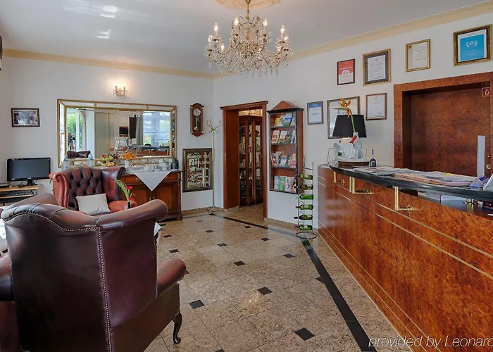 Отель Smetana 4*